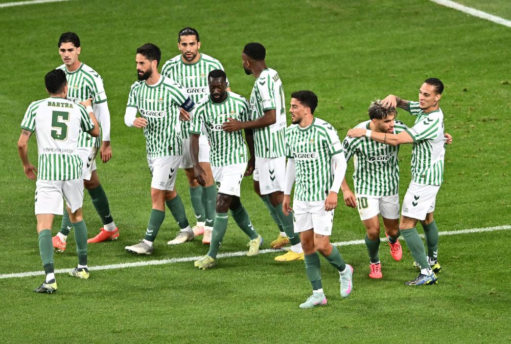 防他？不存在的！小罗的盘带是艺术